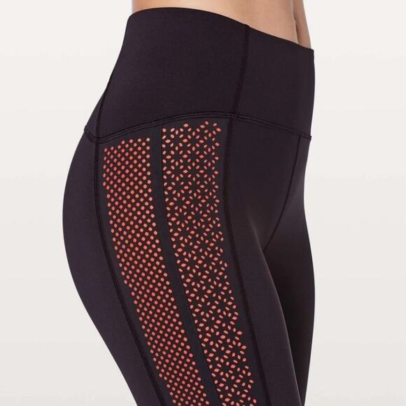 Lululemon Get Your Peek On Crop Legging - Picture 3 of 9